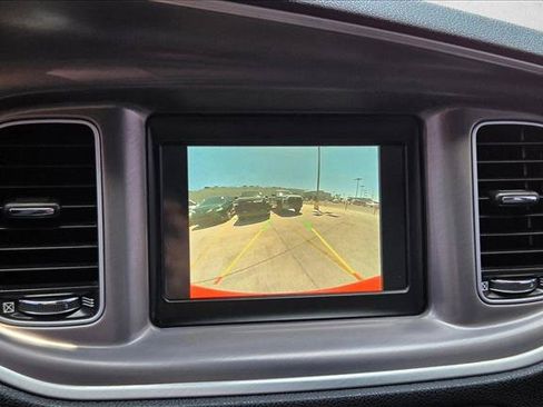 Used 2022 Dodge Charger SXT RWD image 12