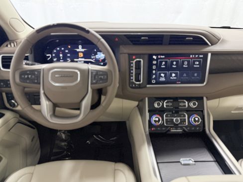 Used 2024 GMC Yukon Denali w/ Denali Reserve Package image 24