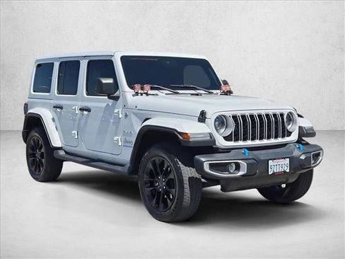 Used 2024 Jeep Wrangler Unlimited Sahara AWD/4WD image 3