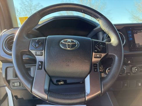 Used 2019 Toyota Tacoma TRD Off-Road image 14