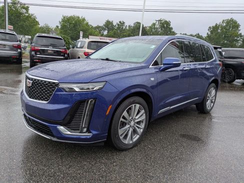 Used 2023 Cadillac XT6 Premium Luxury w/ Technology Package FWD image 8