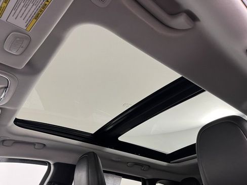 Used 2021 Jeep Cherokee Limited w/ Elite Package image 18