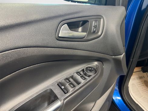 Used 2018 Ford Escape SE image 14