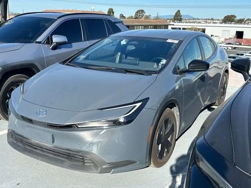Used 2024 Toyota Prius LE image 1