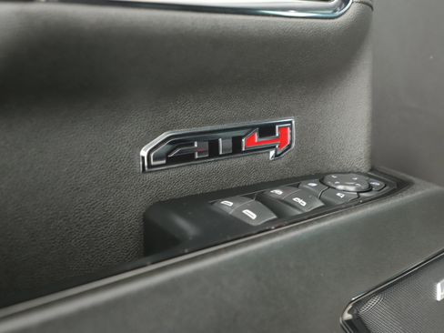 Used 2024 GMC Sierra 1500 AT4 w/ AT4 Preferred Package AWD/4WD image 11