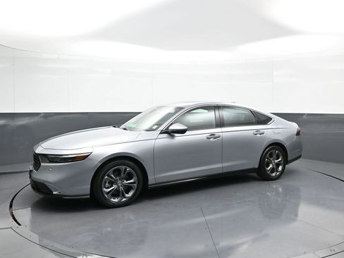 Used 2023 Honda Accord EX-L image 10
