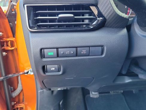 Used 2025 Nissan Sentra SR w/ SR Premium Package image 15