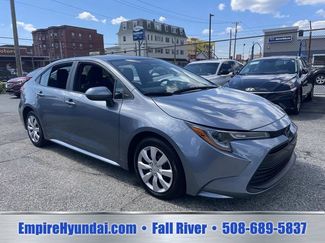 Used 2025 Toyota Corolla LE FWD video 2