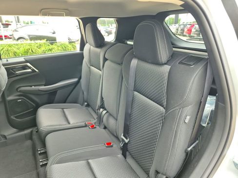 New 2026 Mitsubishi Outlander ES FWD image 21