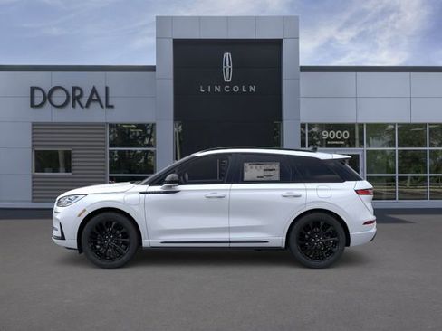 New 2026 Lincoln Corsair Grand Touring w/ Jet Appearance Package AWD/4WD image 3