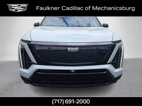 New 2026 Cadillac Vistiq Sport w/ LPO, Floor Liner Package AWD/4WD image 6