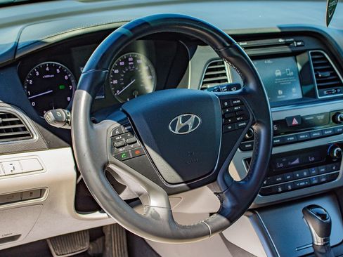 Used 2016 Hyundai Sonata Sport w/ Option Group 02 FWD image 17