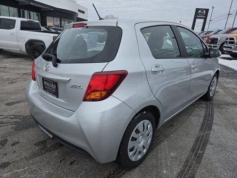 Used 2017 Toyota Yaris L image 5