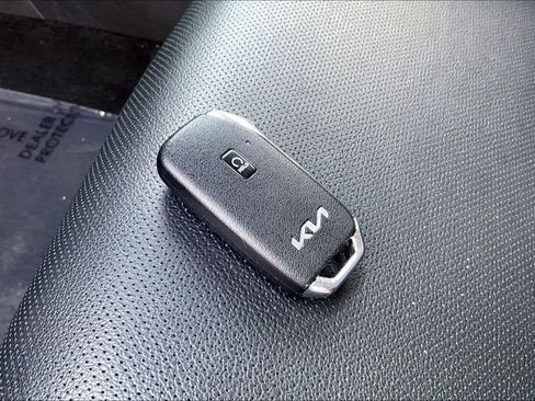 Used 2025 Kia Sportage EX FWD image 35