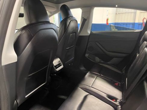 Used 2023 Tesla Model Y 2WD image 17