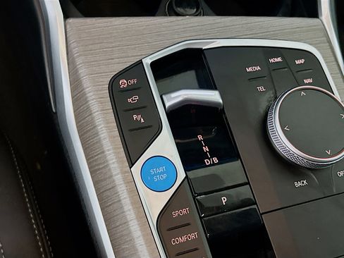 Used 2025 BMW i4 eDrive40 image 25