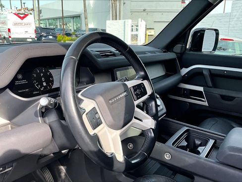 Used 2023 Land Rover Defender 110 SE image 15