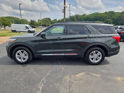 Used 2022 Ford Explorer XLT w/ Equipment Group 202A AWD/4WD image 4