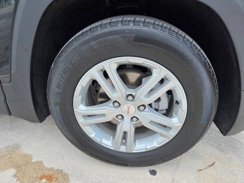 Used 2024 GMC Terrain SLE FWD image 18