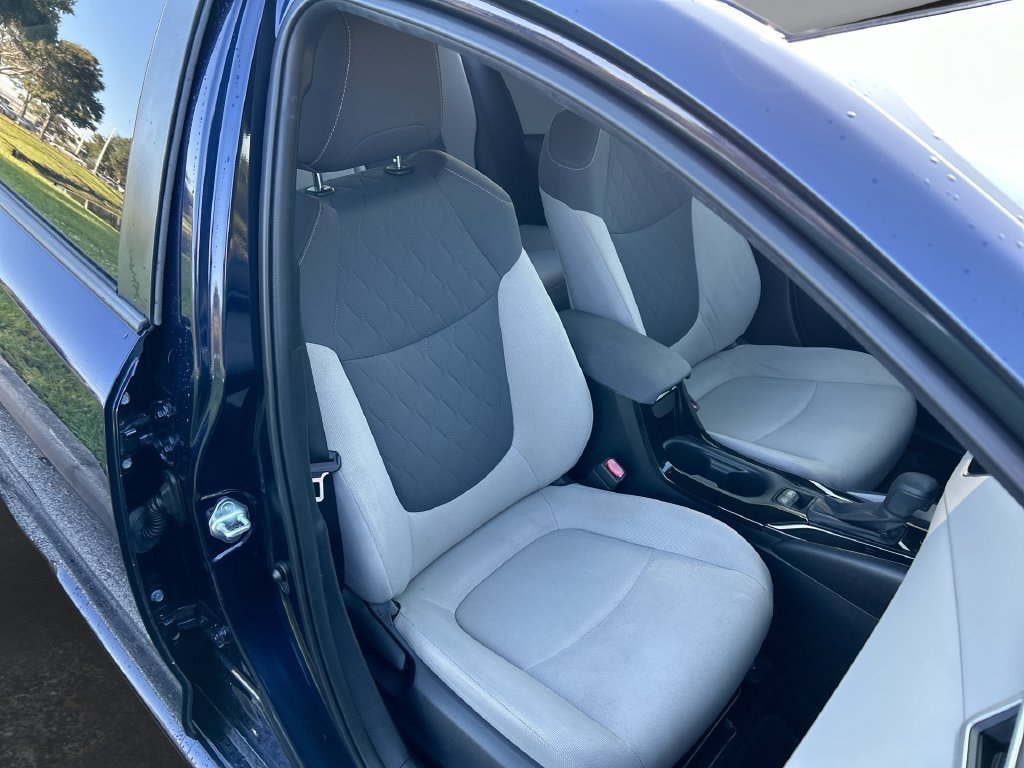 Used 2020 Toyota Corolla LE FWD image 29