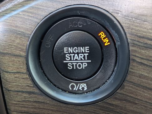 Used 2020 Jeep Grand Cherokee Overland image 27