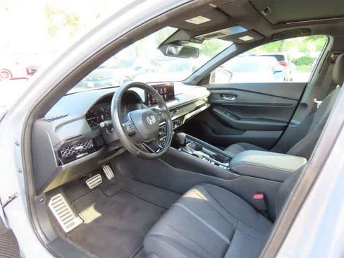 Used 2023 Honda Accord Sport image 2