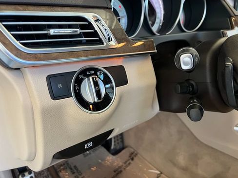 Used 2016 Mercedes-Benz E 350 Sedan image 34