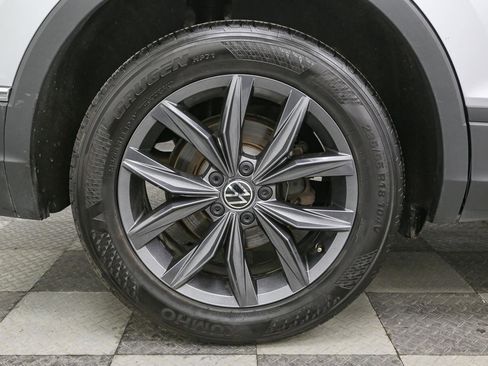 Certified 2023 Volkswagen Tiguan SE image 18