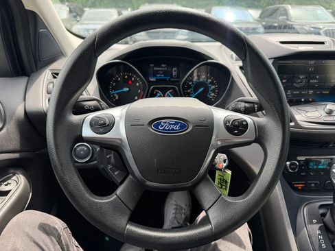 Used 2015 Ford Escape SE w/ Equipment Group 201A FWD image 15