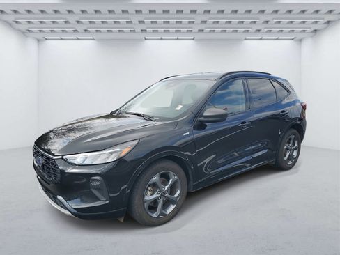 Used 2023 Ford Escape ST-Line image 2