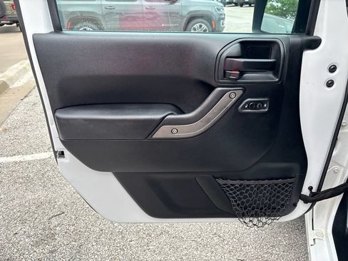 Used 2018 Jeep Wrangler Unlimited Sport S AWD/4WD image 54