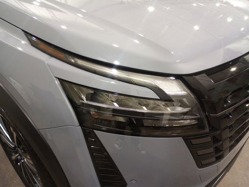 Used 2026 Nissan Pathfinder Platinum w/ Cargo Package image 24