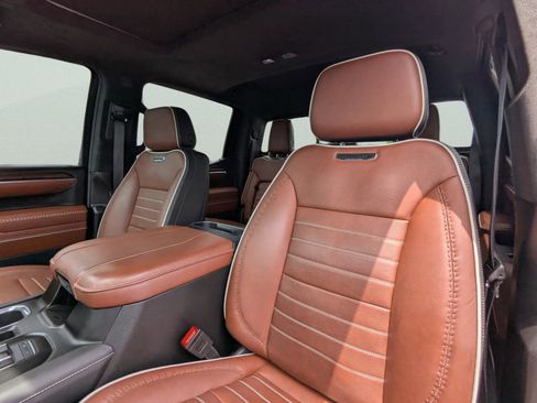 Used 2024 GMC Sierra 1500 Denali Ultimate AWD/4WD image 28