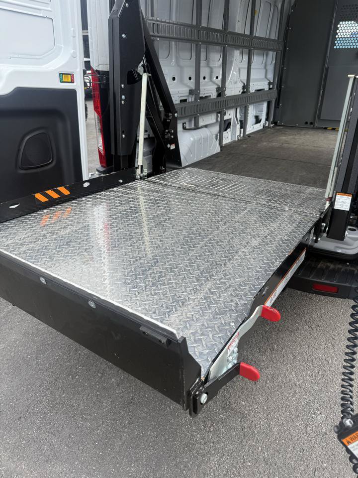 Used 2023 Ford E-Transit Medium Roof RWD image 24
