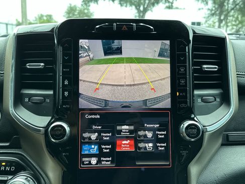 Used 2019 RAM 1500 Laramie AWD/4WD image 27