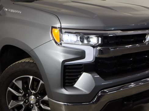 Used 2023 Chevrolet Silverado 1500 LT AWD/4WD image 39