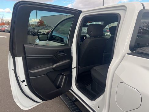 Used 2025 Chevrolet Colorado W/T image 28