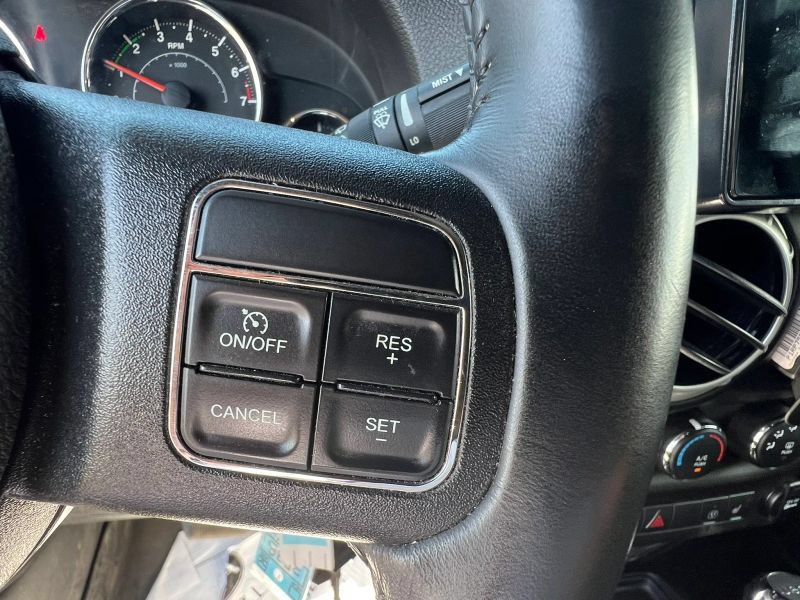 Used 2018 Jeep Wrangler Unlimited Sahara w/ Dual Top Group AWD/4WD image 27