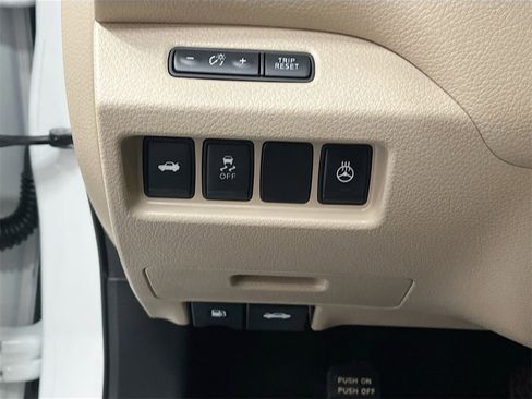 Used 2016 Nissan Altima 2.5 SL w/ 2.5 Technology Package image 10