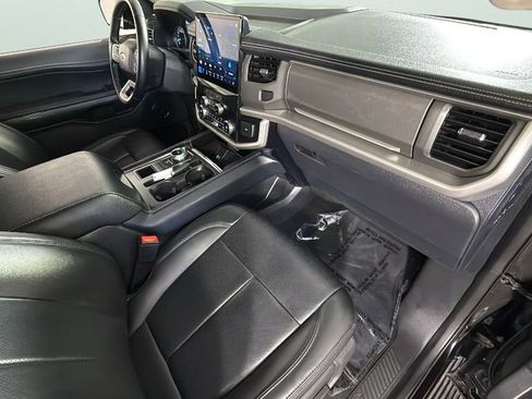 Used 2024 Ford Expedition Max XLT image 38