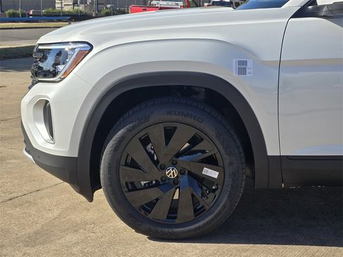 New 2026 Volkswagen Atlas SE image 5