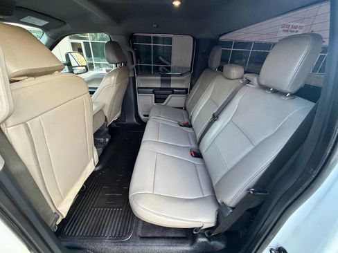 Used 2022 Ford F250 XL w/ Power Equipment Group image 5