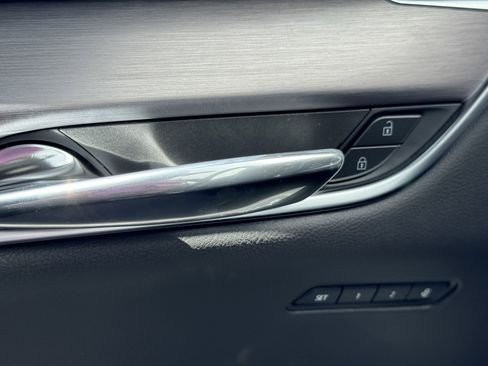 New 2025 Cadillac XT6 Luxury image 31