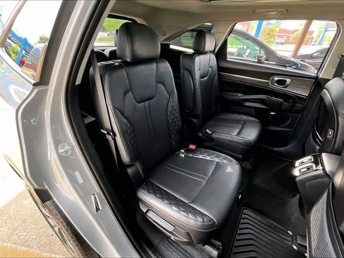 Used 2022 Kia Sorento SX Prestige image 20