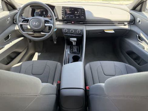 New 2026 Hyundai Elantra SE FWD image 12