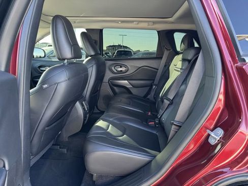 Used 2019 Jeep Cherokee Limited w/ Technology Group image 23