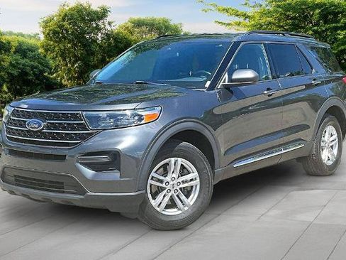 Certified 2020 Ford Explorer XLT w/ Comfort Package AWD/4WD image 12