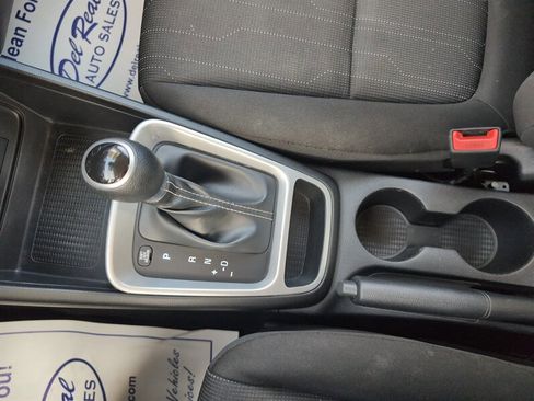 Used 2021 Hyundai Venue SE image 21