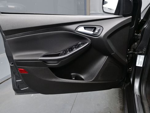 Used 2015 Ford Focus SE image 9