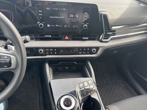 Certified 2023 Kia Sportage LX image 10